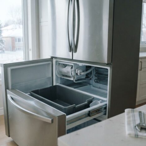 Fridge Ice Maker Not Working in Ottawa? When to Call
